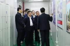 宜春市电子信息产业链招商小分队莅临苏州鸿晨文化艺术产品有限公司参观调研